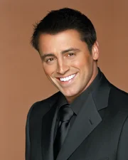 (10. Staffel) - Joey (Matt LeBlanc), der Frauenschwarm, lässt so manche Herzen höher schlagen ...