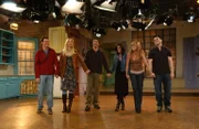 (10. Staffel) - Gute Freunde kann niemand trennen: Ross (David Schwimmer, 3.v.l.), Joey (Matt LeBlanc, r.), Phoebe (Lisa Kudrow, 2.v.l.), Monica (Courteney Cox, 3.v.r.), Rachel (Jennifer Aniston, 2.v.r.) und Chandler (Matthew Perry, l.) ...