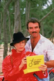 Auf Magnum (Tom Selleck, r.) und Susan (Carol Burnett, l.) warten einige Überraschungen ...