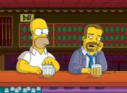 Aus Geldmangel lässt sich Homer (l.) auf eine Fernseh-Reality-Show ein und tauscht mit Charles (r.) Ehefrau ...