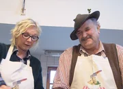 Krimiautorin Rita Falk und Koch Hans Triebel