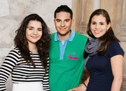 Die Geschwister Tamara, 14, und Raul, 16, Pérez mit Patin Eliane Müller