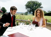 Dinner im Grünen: Thomas Scharff als John Fox, Barbara Lanz als Doreen Tipton