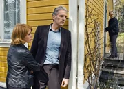 Verfolgen den Tatverdächtigen: Sólveig Arnarsdóttir als Kommissarin Karin Jakobson, Walter Sittler als Robert Anders, Samuel Fröler als Kjell Eriksson