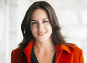Moderatorin Nina Mavis Brunner