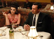 Unkonventionelles Nachtessen: Jessica Paré als Megan Draper, Jon Hamm als Don Draper