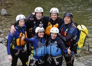 Gruppenbild der Wasserratten: v.l. (hinten): Marvin Rüppel, Roman Keller, Marcel Gasser, Canyoning-Guide
v.l. (vorne): Simone Barmettler, Sylvia Brändli-Guthauser