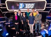 Gruppenbild: v.l. hintere Reihe: Moderatorin Susanne Kunz, Peach Weber, Oropax
v.l. vordere Reihe: Anet Corti, Stefan Büsser, Fabian Unteregger