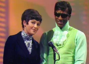 Hits à Gogo in Farbe: Moderatorin Suzanne Doucet und Rocky Roberts
