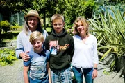 Hinter den Hecken
Staffel 2
Folge 9
Experimentiergarten
Familie Von Ah
2019
SRF