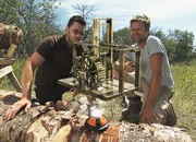 Die Re-Inventors bauen eine hydraulische Säge aus dem 15. Jahrhundert
