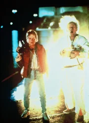 Auf Zeitreise: Michael J. Fox als Marty McFly und Christopher Lloyd als Dr. Emmett Brown