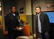 Überraschung beim Kaffee: Dulé Hill als Burton «Gus» Guster, James Roday als Shawn Spencer