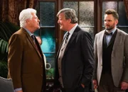 Bedrohter Ruf: Stephen Fry als Roland (M.), Joel McHale als Jack