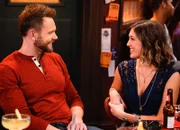 Ewig jung: Joel McHale als Jack, Caitlin McGee als Kaylie