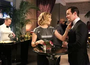 Mütterliche Geste: Sonya Walger als Margot Bishop, Peter Krause als Benjamin Jones