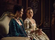 Boshaftes Gezwitscher: Caitriona Balfe als Claire Randall, Claire Sermonne als Louise de Rohan