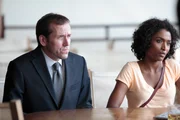 Zeugenbefragung: Ben Miller als DI Richard Poole, Sara Martins als Camille Bordey