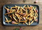 Nigellissima - Geniessen auf Italienisch
Tagliata mit toskanischen Frites, Käsekuchen und Meatzza
Staffel 1, Episode 1
Toskanische Pommes Frites