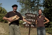 Harald Berzins und Raphaela Hupperich sind seit drei Jahren ein Paar. Sie genießen ihr neues Leben in der Provence. Eine Pension zu führen, ist für die beiden allerdings eine größere Herausforderung als erwartet.
