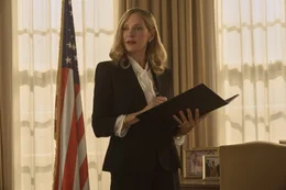 Pr&auml;sidentin Ellen Claremont (Uma Thurman)