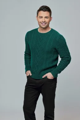 Sam (Jonathan Bennett)