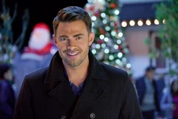Sam (Jonathan Bennett)