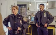 Luis Badillo (Ian Quinlan) und Eddie (Vanessa Ray) ermitteln