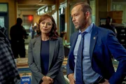 Maria (Marisa Ramirez) und Danny planen Aktion mit Liebe