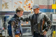Jamie (r., Will Estes) akzeptiert Christo (Steven Maier)
