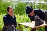 George Crabtree (Jonny Harris, l.) bleibt weniger gelassen als Detective William Murdoch (Yannick Bisson)