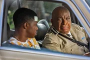 Marlon (Tahj Miles) dankt seinem Chef (Don Warrington)