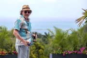 Gerry Stableforth (Geoff Bell) genießt die Zeit