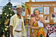 Catherine (Élizabeth Bourgine) und Dwayne erwarten den Gast
