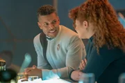 Hugh (Wilson Cruz) und Sylvia (Mary Wiseman) vergessen Zeit