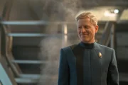 Lt. Cmdr. Paul Stamets (Anthony Rapp) freut sich