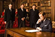 1936 geht Albert (Jared Harris) einen schweren Weg