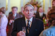 Prinz Henry (Michael Thomas) langweilt sich