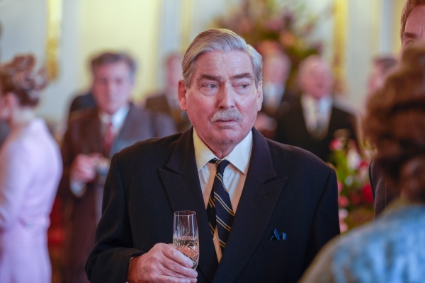 Prinz Henry (Michael Thomas) langweilt sich