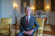 Der Duke of Windsor (Alex Jenning) kennt den Palast gut