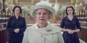 Elizabeth spricht mit Elizabeth (Olivia Colman und Claire Foy)