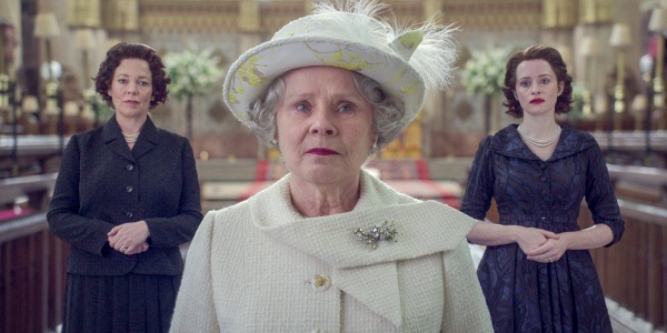 Elizabeth spricht mit Elizabeth (Olivia Colman und Claire Foy)