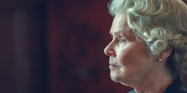 Eine böse Nachricht erschüttert Elizabeth II. (Imelda Staunton)