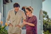 Margaret (Helena Bonham Carter) hängt am Neffen Charles