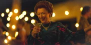 Prinzessin Margaret (Lesley Manville) feiert gerne