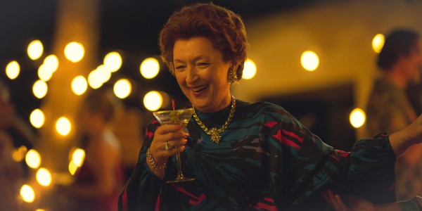 Prinzessin Margaret (Lesley Manville) feiert gerne