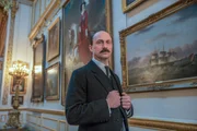 Privatsekretär Adeane (Will Keen) kennt seine Pflichten