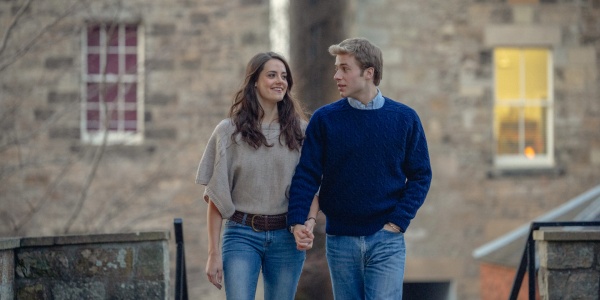 William (Ed McVey) trifft Kate (Meg Bellamy)
