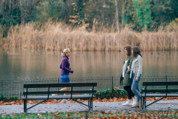 Emily plagt die Prinzessinnen Beatrice und Eugenie