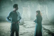 Kann Yennefer (Anya Chalotra) ihrem Liebhaber Istredd (Royce Pierreson) trauen?